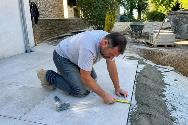 Artisan maçon pour pose dallage extérieur Herbignac